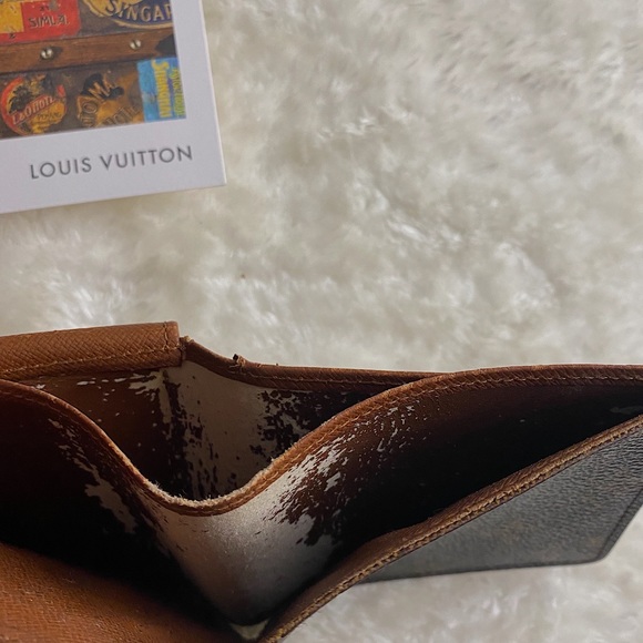 SOLD- Louis Vuitton wallet - Picture 4 of 7